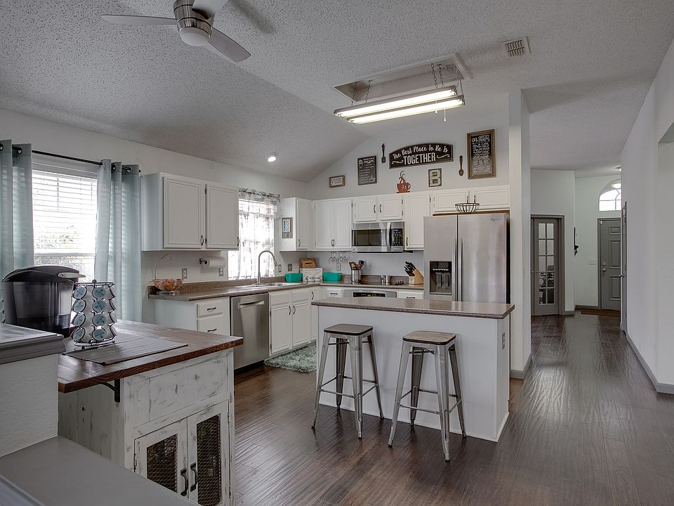 1st image of 1904 Torrey Pine Dr