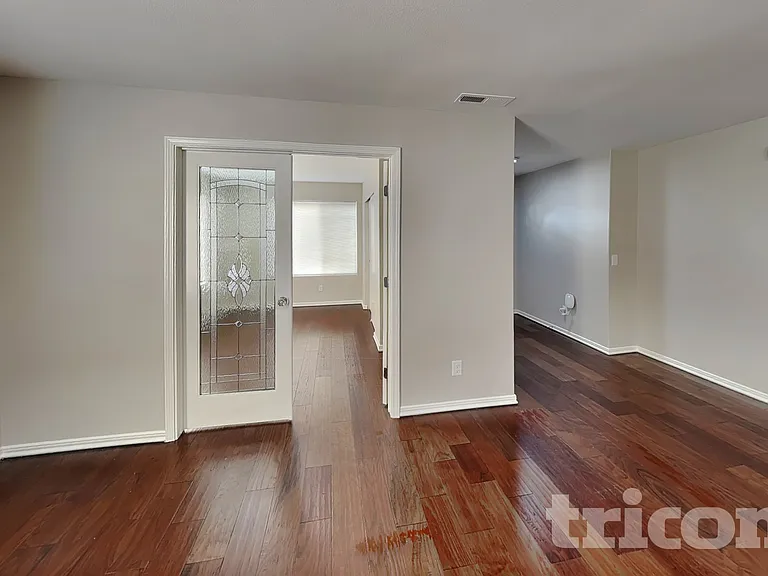 1620 203rd St E — Photo 2