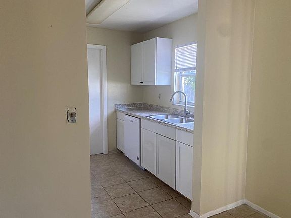 2nd image of 14 Bradford Ct
