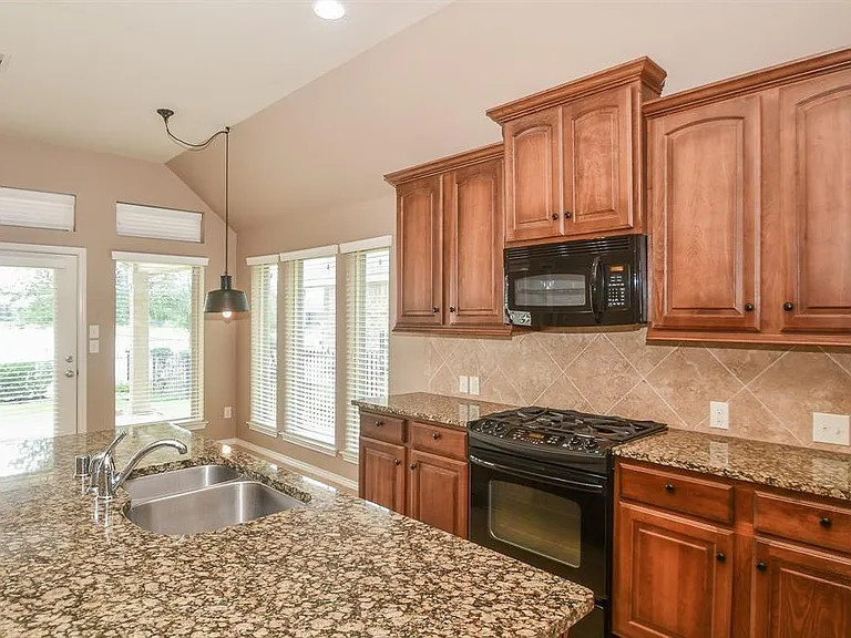 11518 Elizabeth Brook Dr — Photo 13