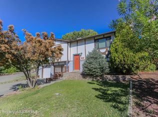 910 Mountain View Dr, Aztec, NM 87410