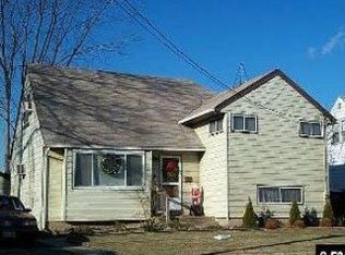 276 S Brookside Ave, Freeport, NY 11520