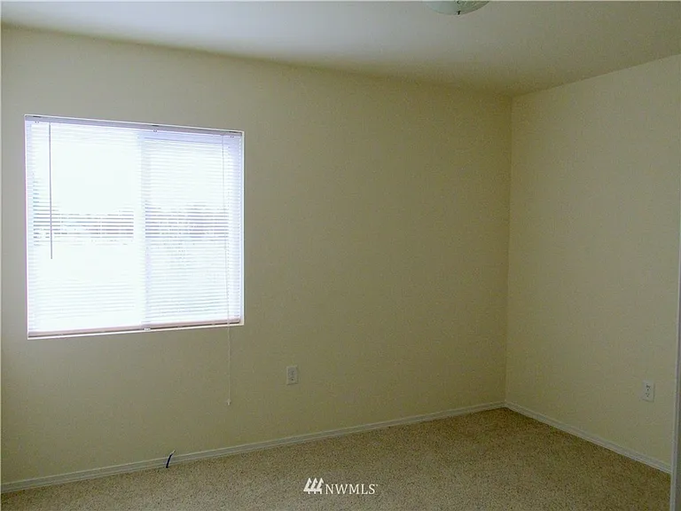 622 S Lake Ave — Photo 8