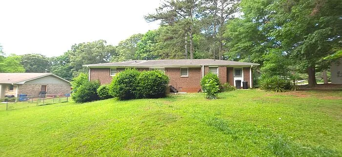 1382 Mary Dale Dr SW — Photo 1