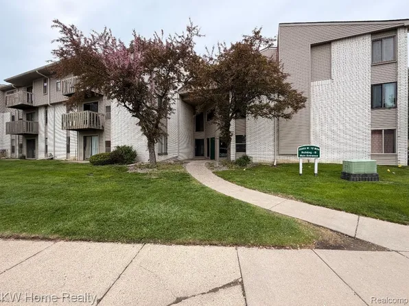 32005 W Twelve Mile Rd, Farmington, MI 48334