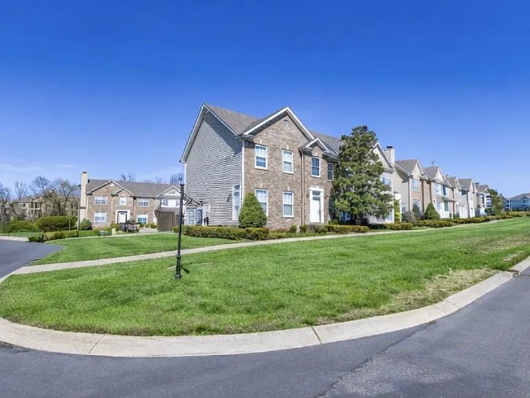 1002 McKenna Dr — Photo 15