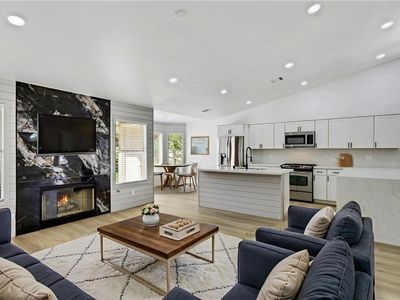 2421 Ocean Front Dr, Las Vegas, NV, 89128