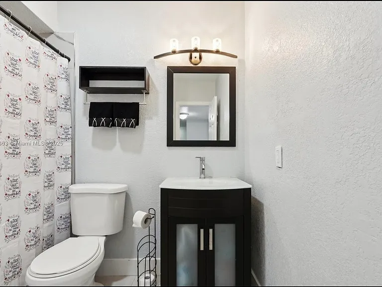 7164 W 2nd Ct — Photo 32