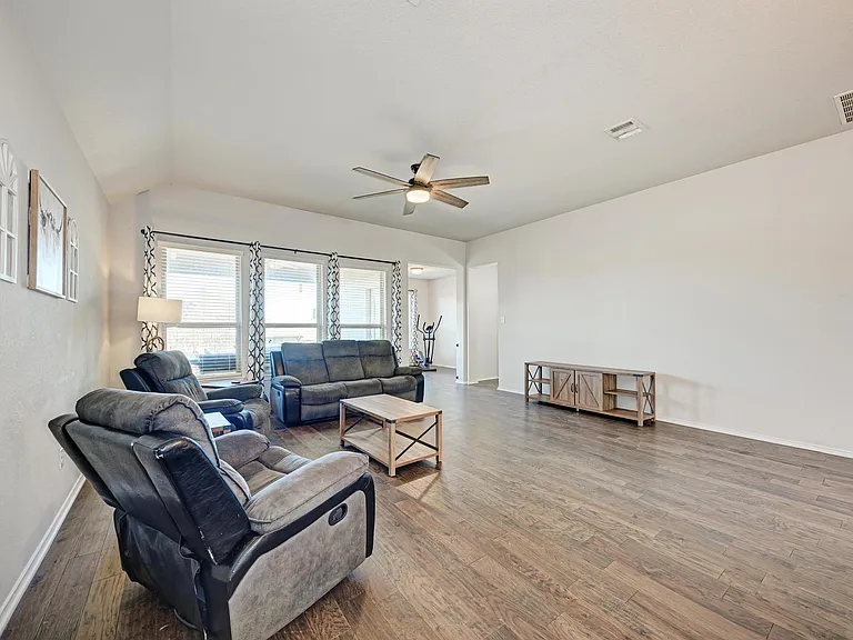 136 Finley St — Photo 16