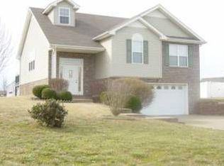 252 Shadyside Ln, Clarksville, TN 37043