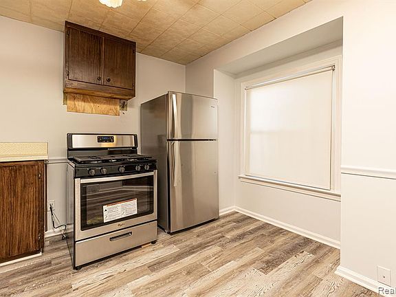 5th image of 22000 Colony St
