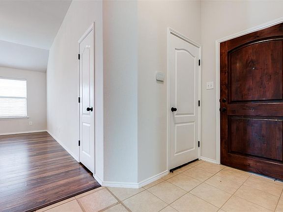 3rd image of 1232 Angelina Dr