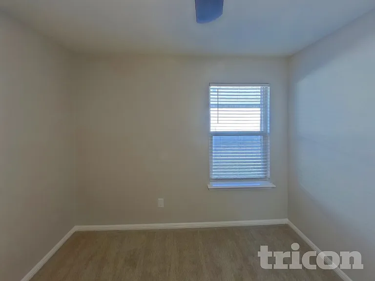 1812 Fairbanks Dr — Photo 12