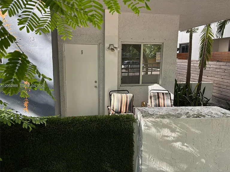 3299 Bird Ave #5 — Photo 2