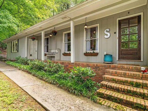 2903 Hickory Ln, Rocky Face, GA 30740