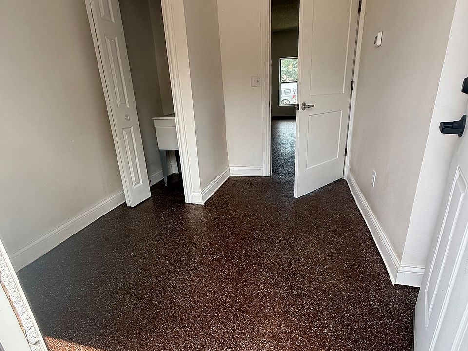 2nd image of 102 N Ohio St