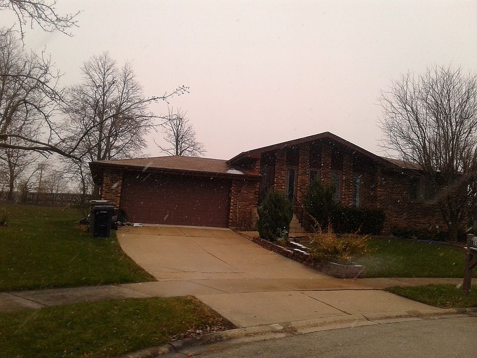 2nd image of 15043 Castlebar Ln