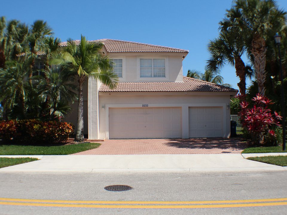 1st image of 16742 Diamond Pl