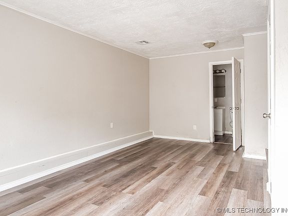 5th image of 439 S 66th Ave E