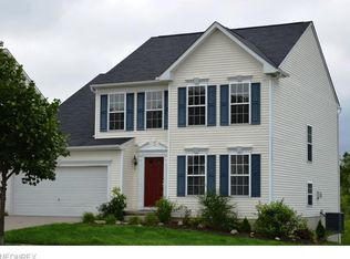 671 Stonewater Dr, Kent, OH 44240