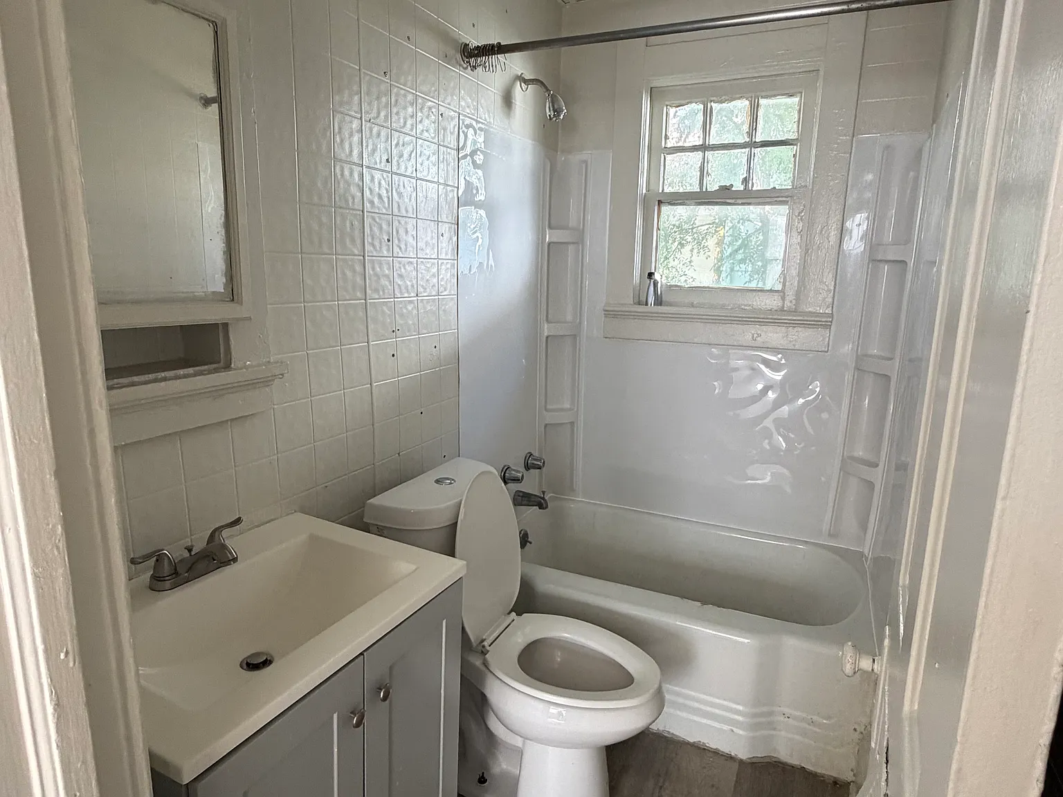 425 Baden St — Photo 4