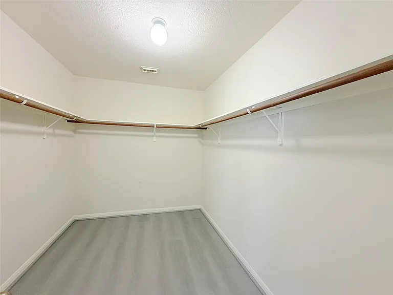 4707 Meadowthorn Ct — Photo 22