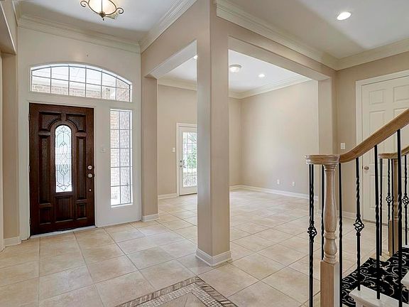 3rd image of 11806 Legend Manor Dr