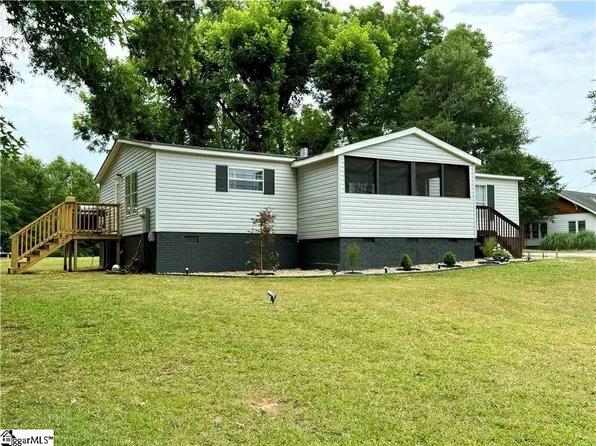 3710 N 29th Hwy, Belton, SC 29627