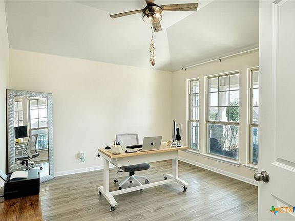 5th image of 113 Finstown St