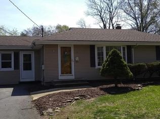 10 Forest Dr, Middletown, NJ 07748
