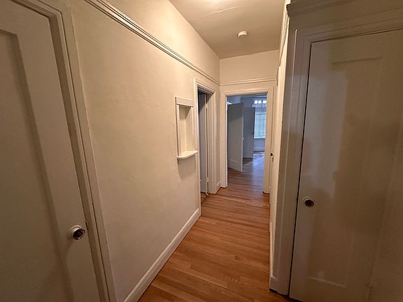 2nd image of 829 Leavenworth St APT 102