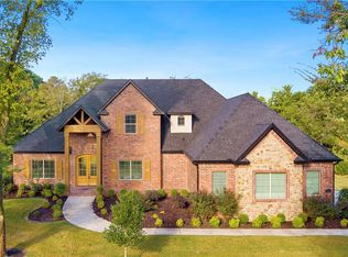 3001 N Chapel View Dr, Fayetteville, AR 72703