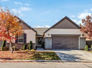 1712 N Broadbent Ln, Clovis, CA