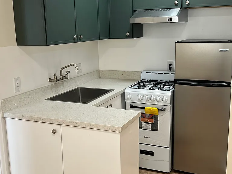 1711 W Alameda Ave #C — Photo 5