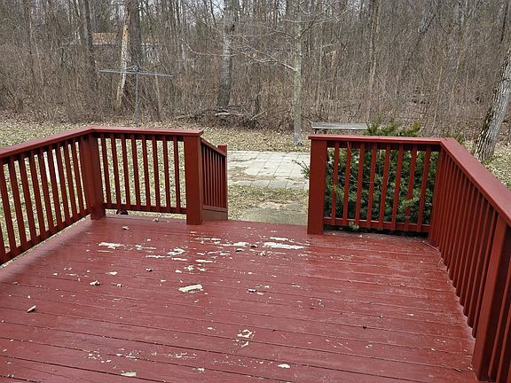 5th image of 2283 S River Rd
