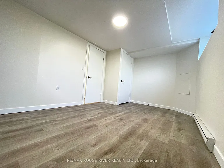 95 Diffin Dr — Photo 10