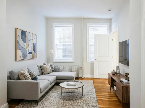 37 Joy St APT 12, Boston, MA 02114