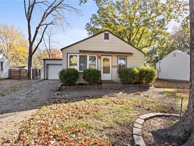 7611 Foster St, Overland Park, KS, 66204