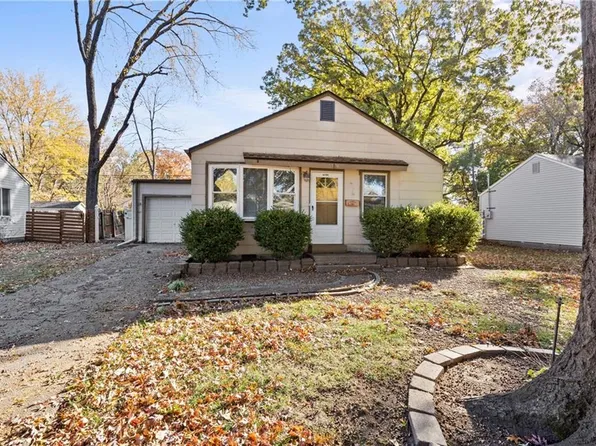 7611 Foster St, Overland Park, KS 66204