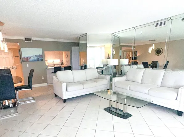 18000 N Bay Rd APT 201, Sunny Isles Beach, FL 33160