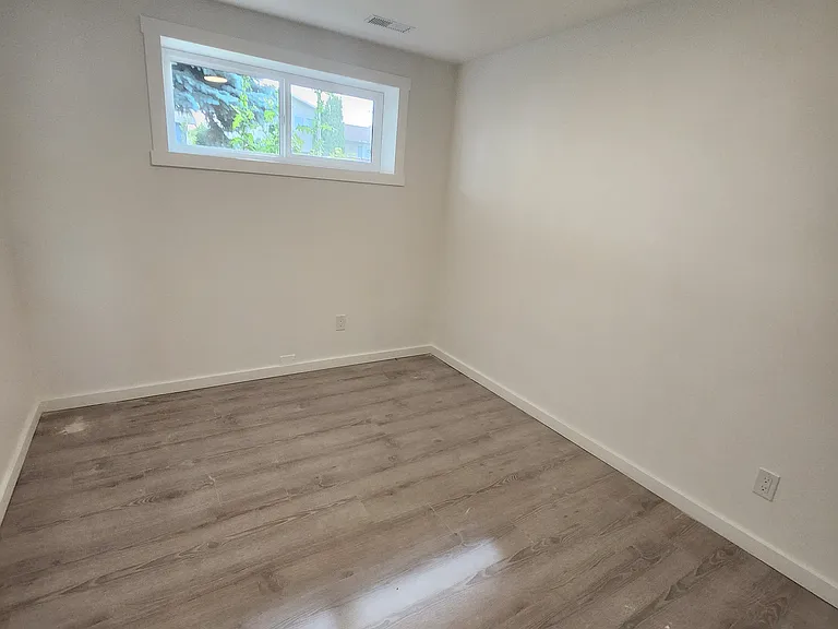 4775 Rundlewood Dr NE — Photo 10