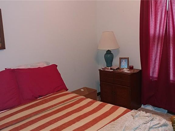 5th image of 909 Shannon Dr