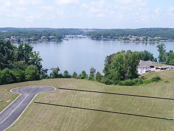 3rd image of 264 Admiral Ct