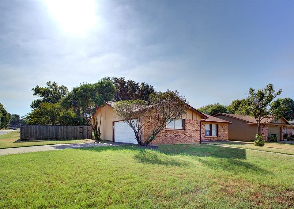 1st image of 5801 Willow Valley Dr