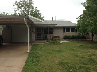 808 Arnold Ave, Moore, OK 73160