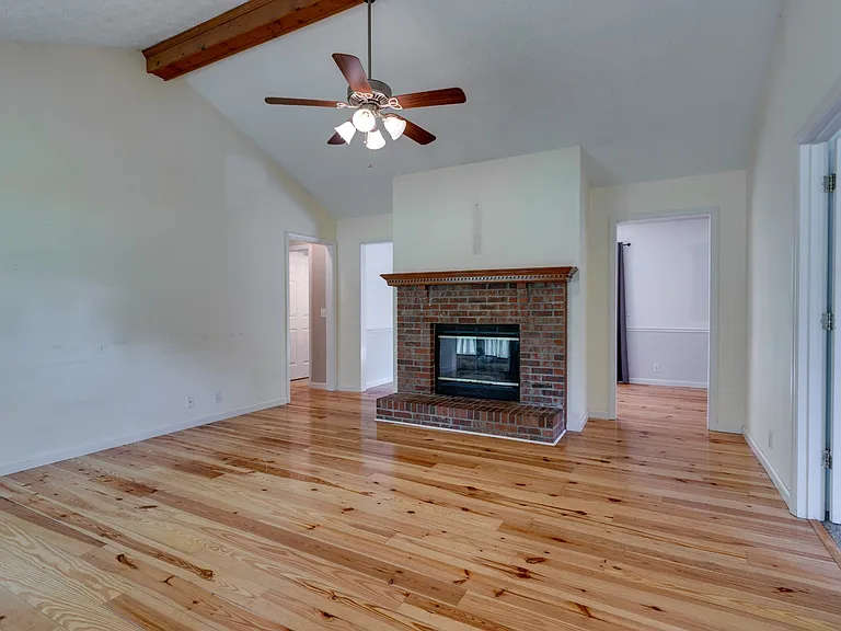 463 Calista Rd — Photo 1