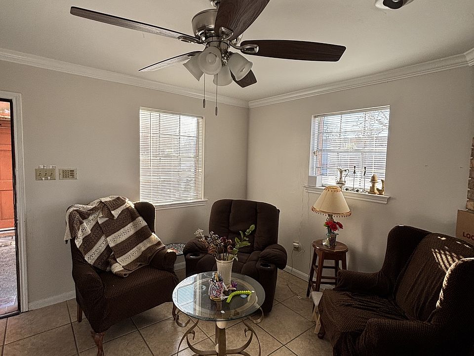 1st image of 319-323 Deckbar Ave #202