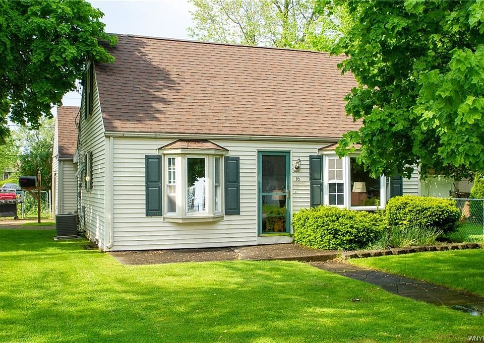 1st image of 16 Gardenvale Dr