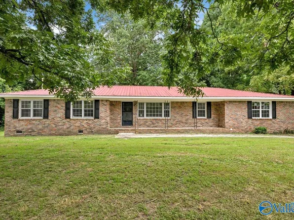 601 Milligan Rd, Falkville, AL 35622