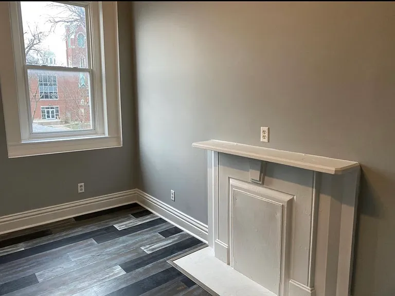 1214 Logan St — Photo 9